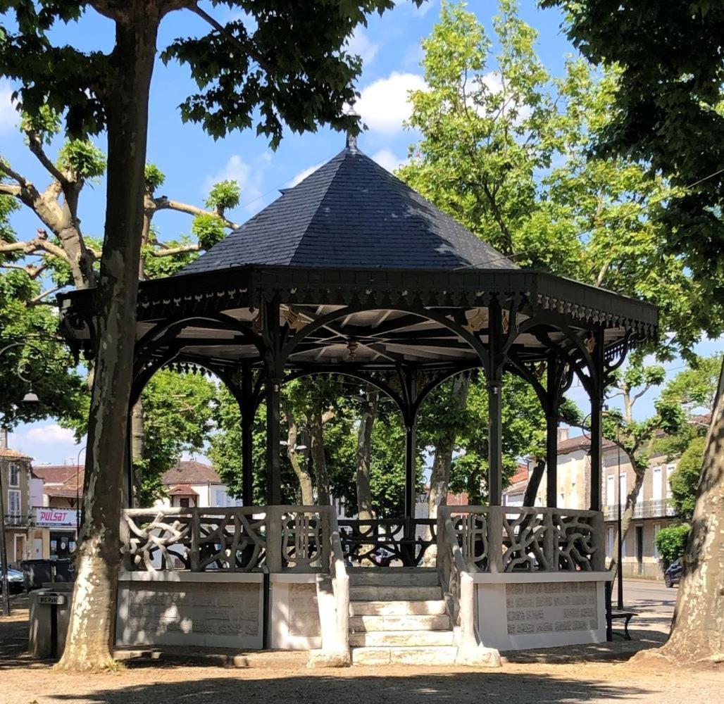 Lavardac - Maison De Village Gascogne Landes מראה חיצוני תמונה